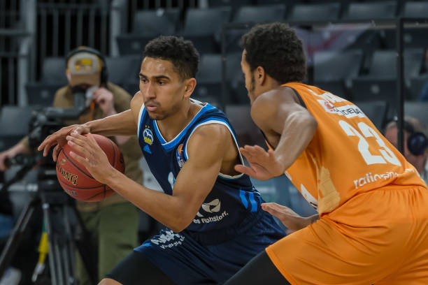 状况依然充 状况依然充